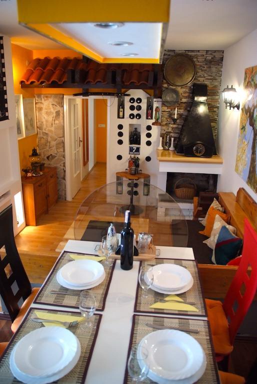 Guesthouse 7Even Mostar Bagian luar foto