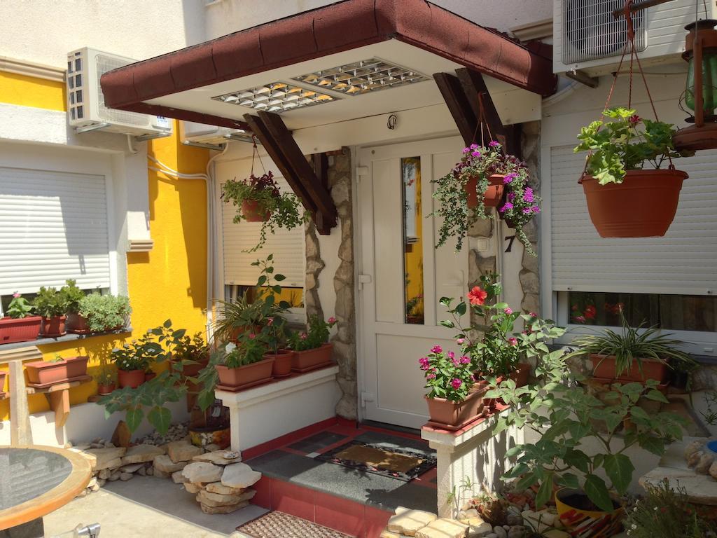 Guesthouse 7Even Mostar Bagian luar foto