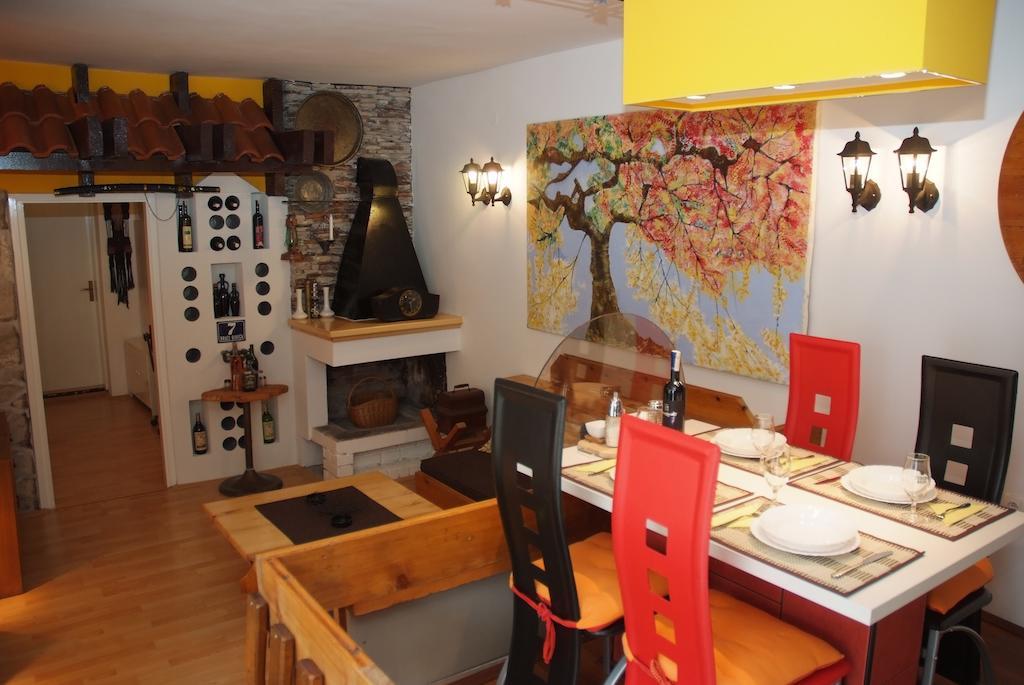 Guesthouse 7Even Mostar Bagian luar foto