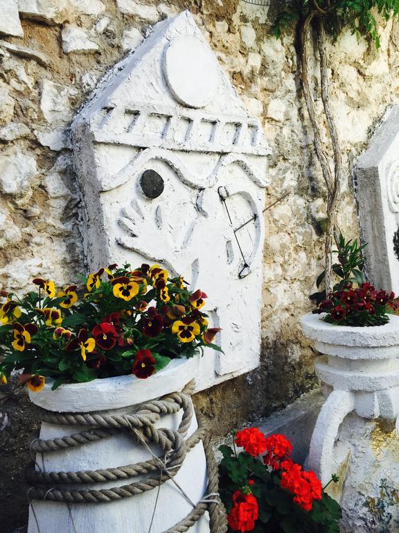 Guesthouse 7Even Mostar Bagian luar foto